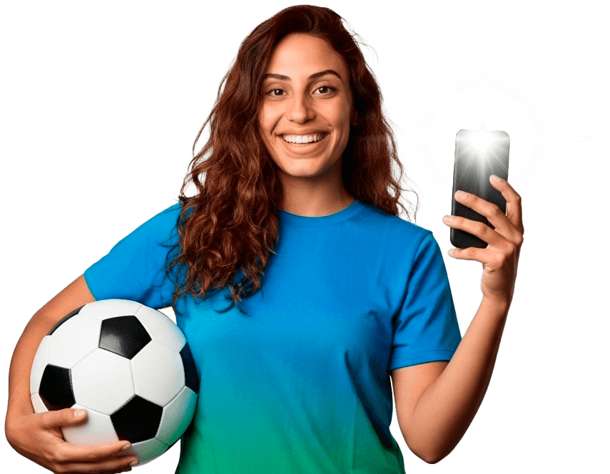 Torcedora com celular e bola